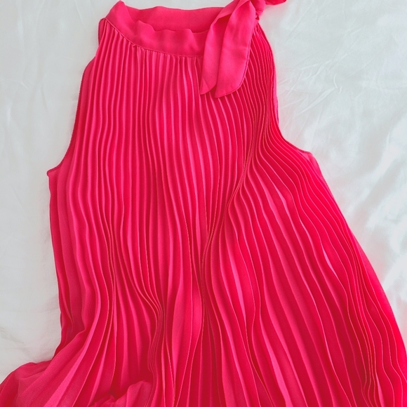 Korean brand pleated mini dress - Picture 4 of 6